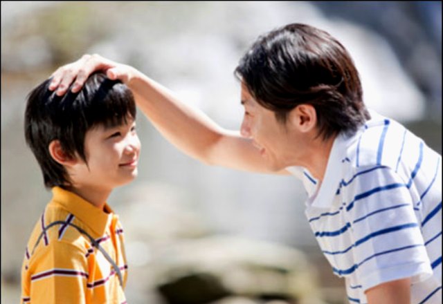 Người bố hành xử trí tuệ khi con trai lấy trộm đồ của người khác