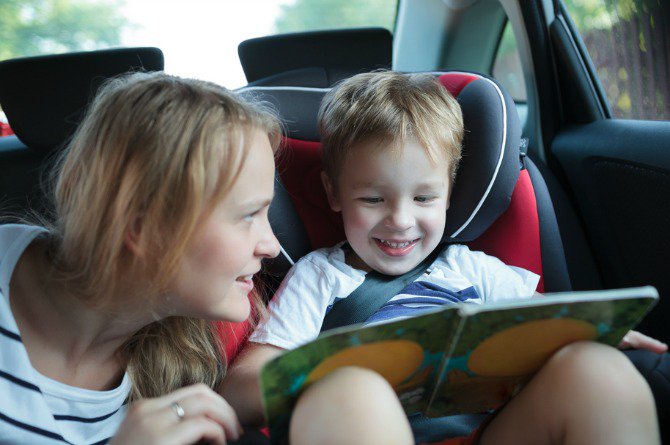 5 trò chơi giúp trẻ thư giãn trên xe ô tô
