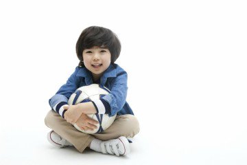 9 trò chơi với bóng giúp trẻ trên 1 tuổi hoàn thiện nhiều kỹ năng