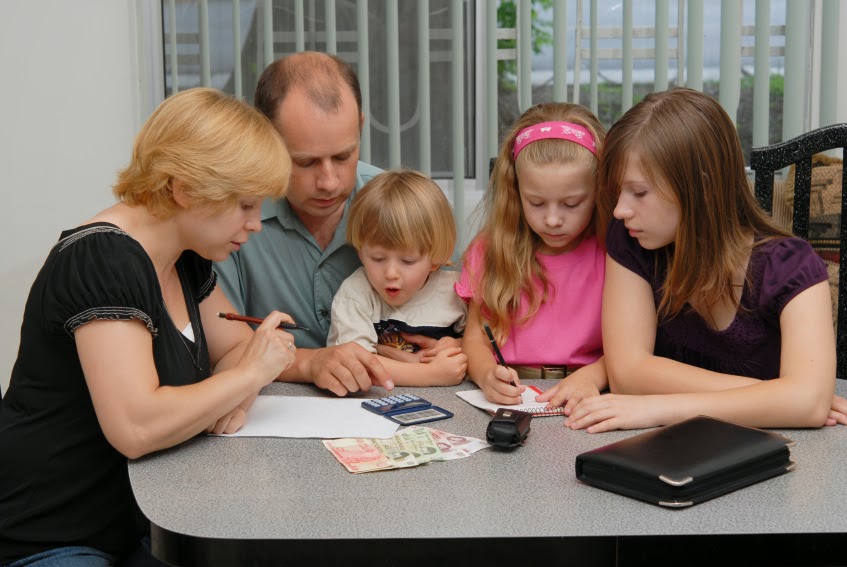 4 cách đơn giản mà hiệu quả để truyền cho con những bài học về tiền bạc
