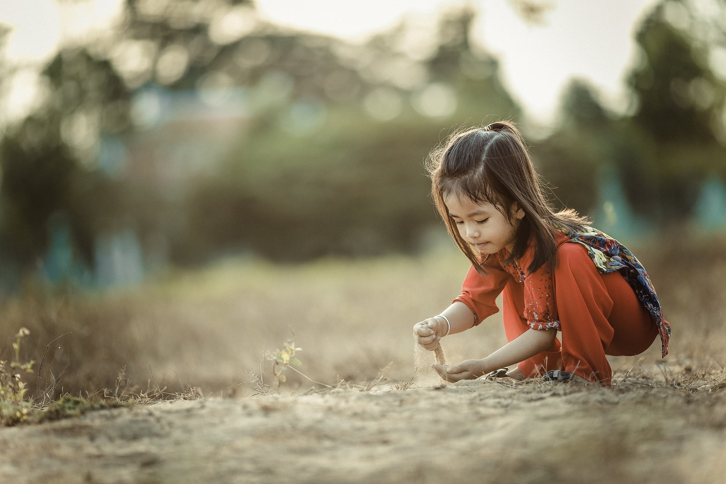 Bác sĩ Việt làm việc lâu năm tại Pháp chia sẻ bí quyết dạy con sống với tâm hồn đẹp đẽ