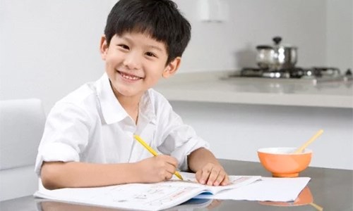 4 mẹo giúp trẻ đạt được thành tích tốt trong học tập, theo Viện não Queensland